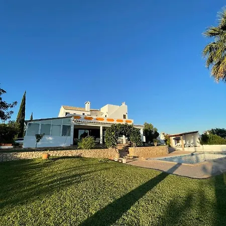 Casa Esperanca - Carefree Living With Big Private Pool And Great Views * Olhão